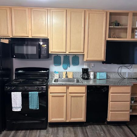 Spooky Low Rate!! Downtown With Free Parking Apartment Indianapolis Bagian luar foto