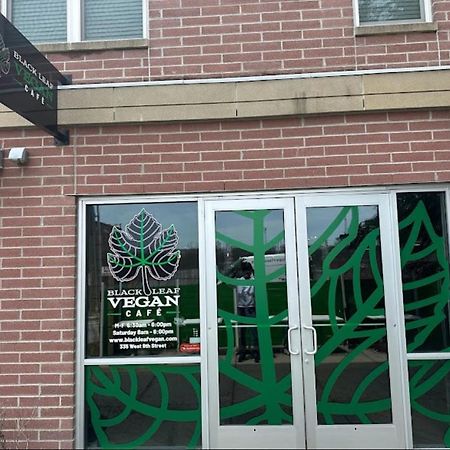 Spooky Low Rate!! Downtown With Free Parking Apartment Indianapolis Bagian luar foto