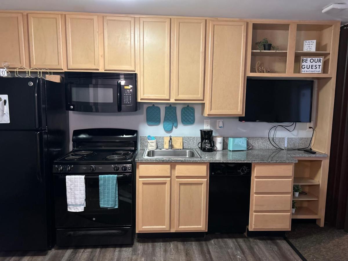 Spooky Low Rate!! Downtown With Free Parking Apartment Indianapolis Bagian luar foto